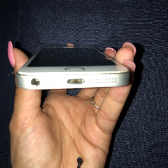 iPhone 5s - Picture 3 of 6